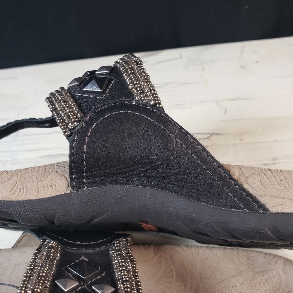 Taos 'Genie' Leather Toe Loop Sandals w/ Metal Studs in Black - Women's size 7 - Picture 11 of 14